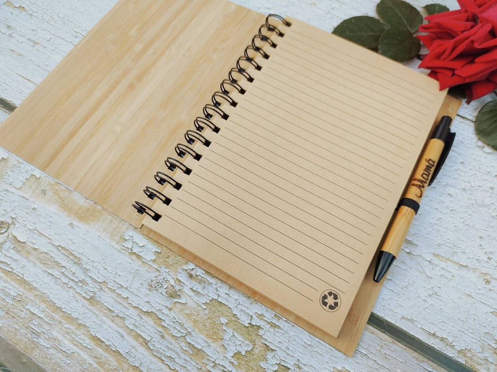 ¡LIBRO DE RECETAS PERSONALIZADO EN MADERA CON NOMBRE Y BOLÍGRAFO!